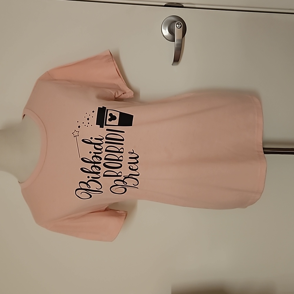 Bibbidi Bobbidi Brew mouse ears coffee cup graphic tee pink Medium WDW Starbie's